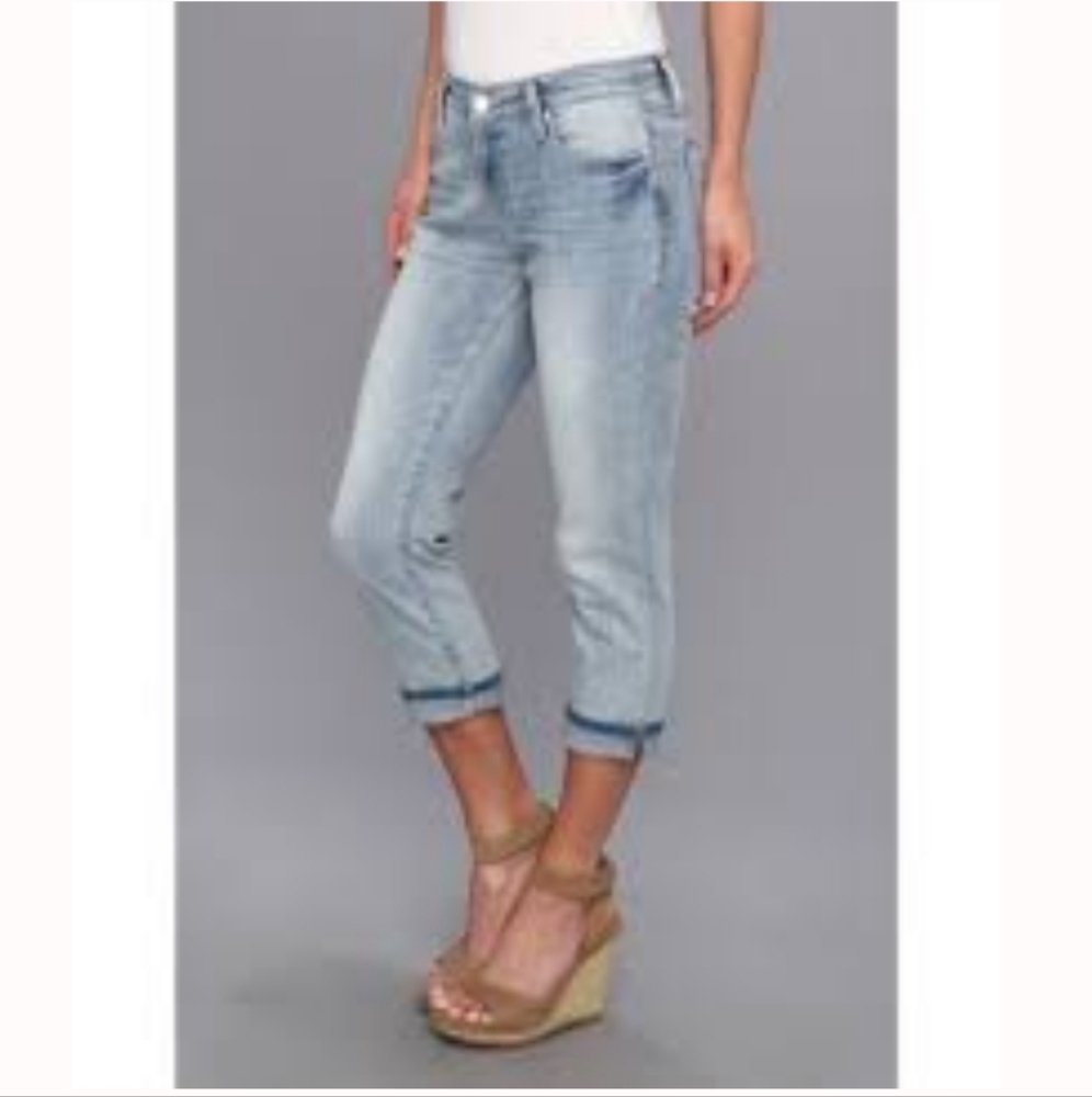 Calvin Klein Blue Ice Cropped Boyfriend Jeans. Size 31